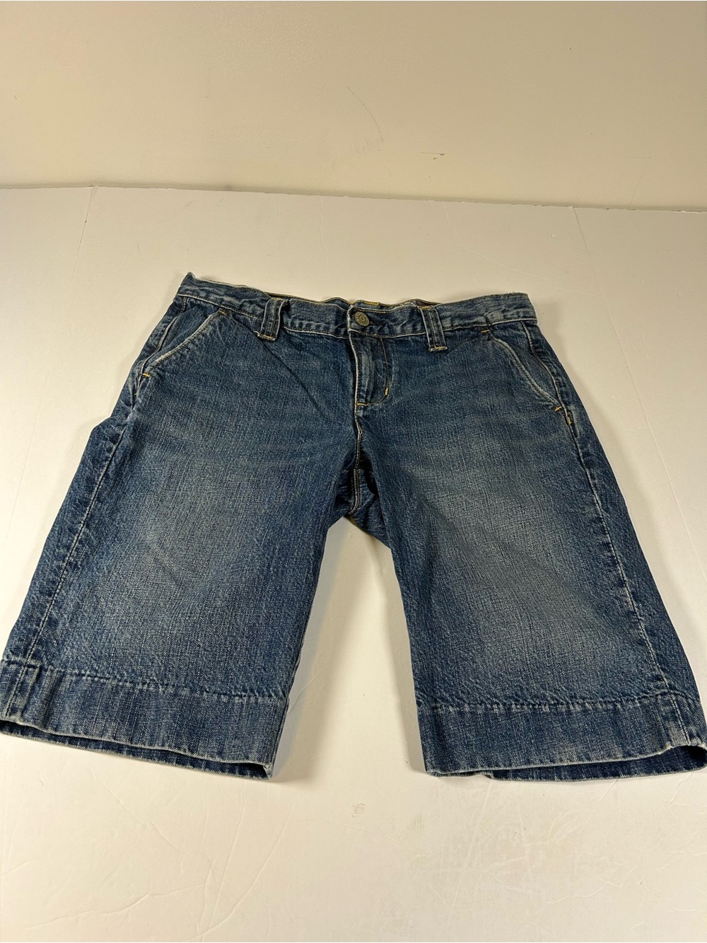 GAP Women's Blue Denim Capris - Washed Indigo